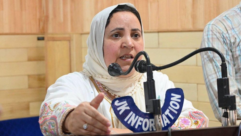 J&K Minister Sakina Itoo Highlights Ambulance Delays and Student Absences Amid Security Convoy Traffic Restrictions on Srinagar-Jammu Highway
