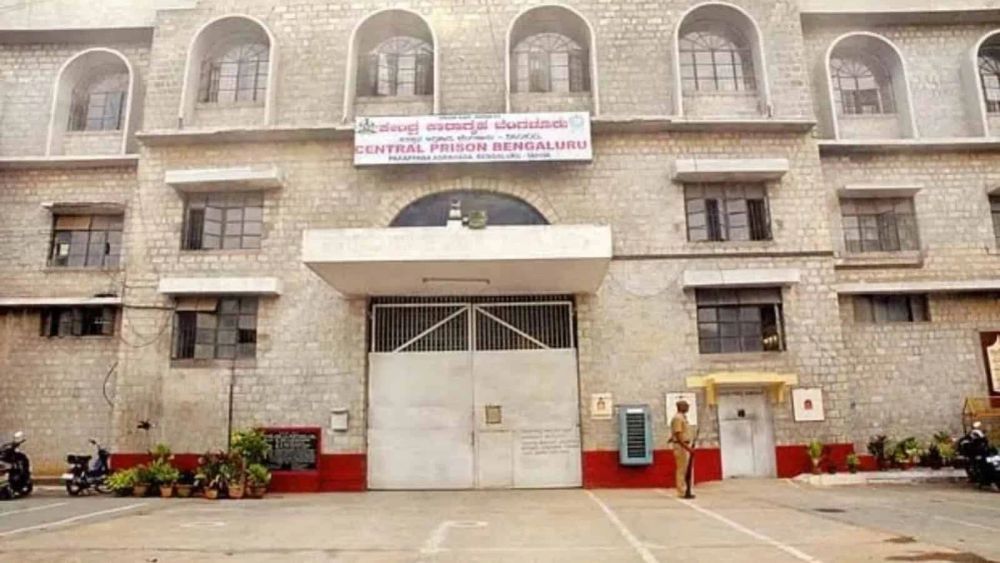 Bengaluru Jail Inmates Attack Warder, Attempt to Kill Him