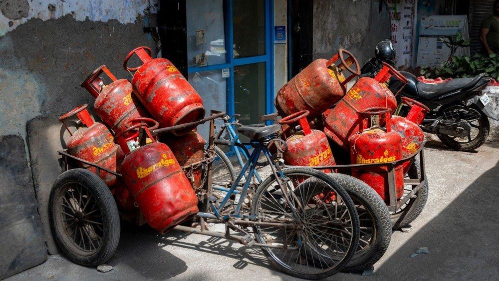 Commercial LPG Cylinder Prices Surge by ₹42, Household Rates Steady