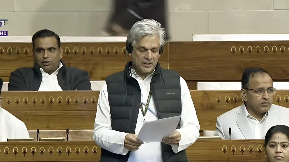 Congress MP Intervenes for 12 West Bengal Migrants Detained in Thane over Allegations