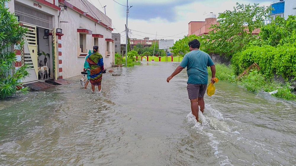 Cyclone Arnab: Coast Guard airlifts stranded villagers from flood-hit Odisha