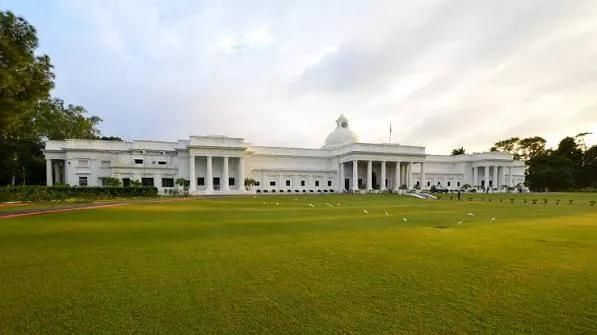 IIT Roorkee Advisory Sparks Debate: Students, MPs Criticize Restrictions on Political Expression