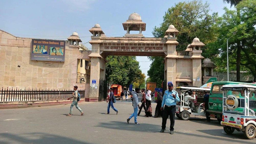KGMU Implements Non-Vegetarian Food Ban in Hostels After Governor's Inspection