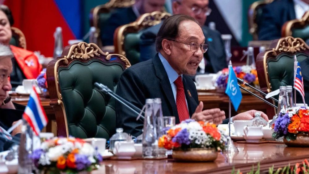 Anwar Ibrahim Warns Muslims Against AI Colonization