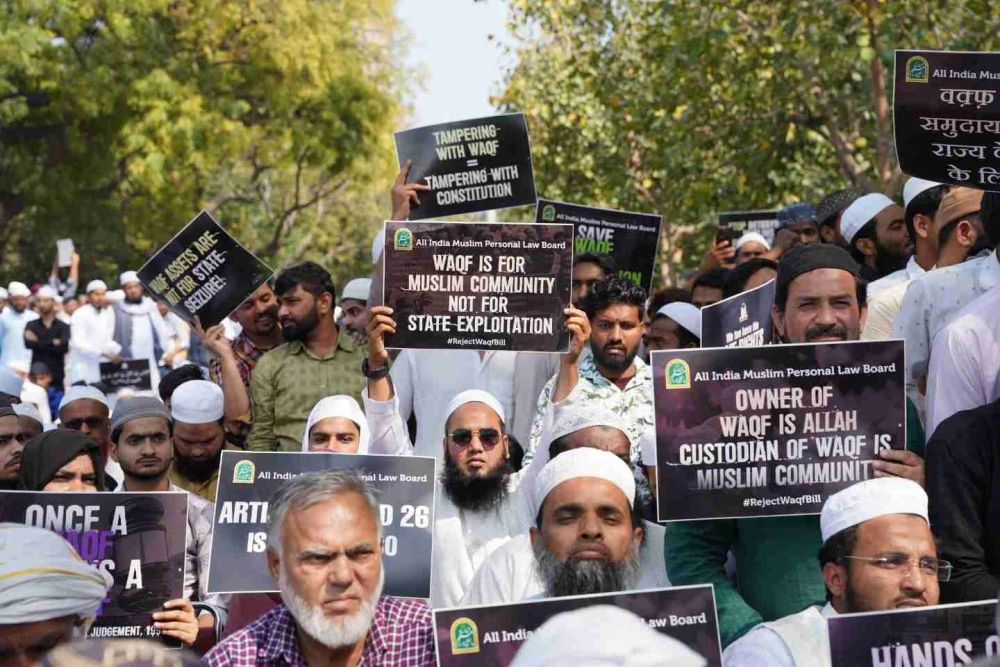 Manipur Muslims Protest Against Non-Muslims on Waqf Board