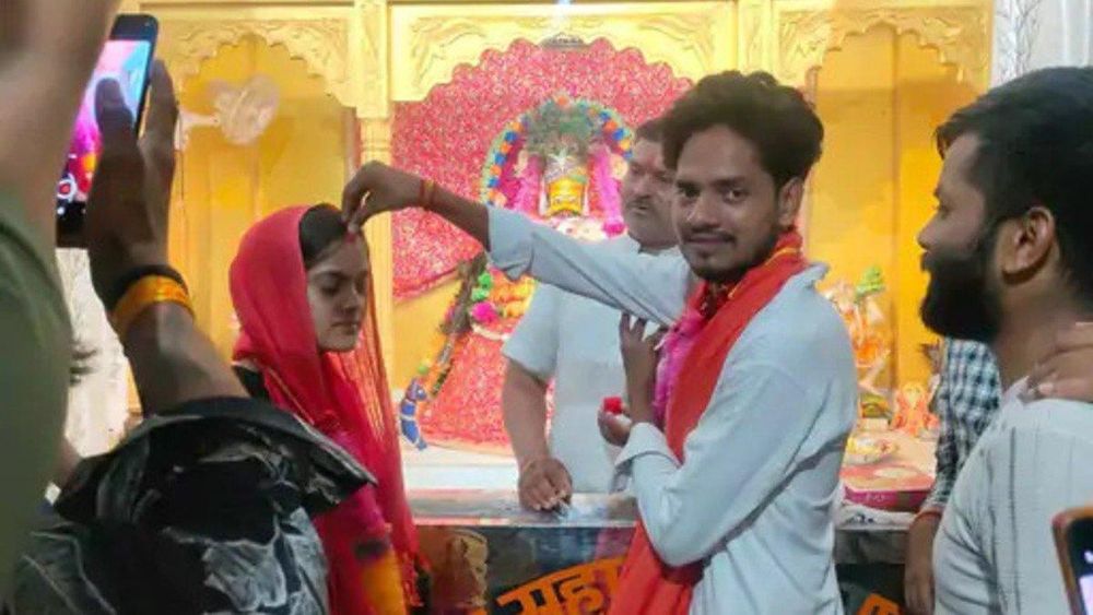 Interfaith Couple Ties Knot Under Police Oversight in UP's Badaun