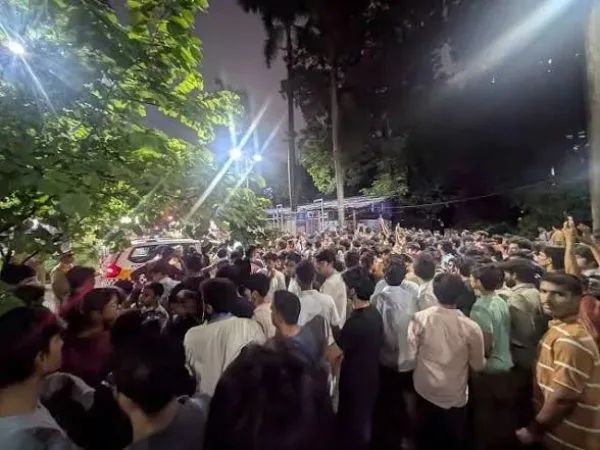 IIT Bombay Student Suicide Protests Over Caste Discrimination Amid 400 Student Demonstration