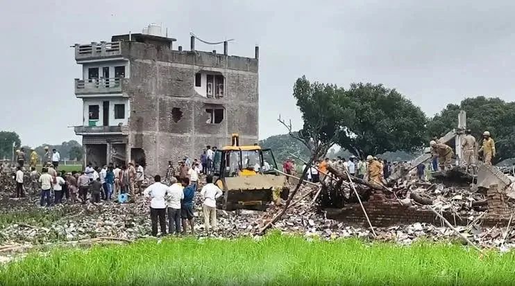 Eight Children Killed in Unlicensed Firecracker Factory Explosion in Kaushambi