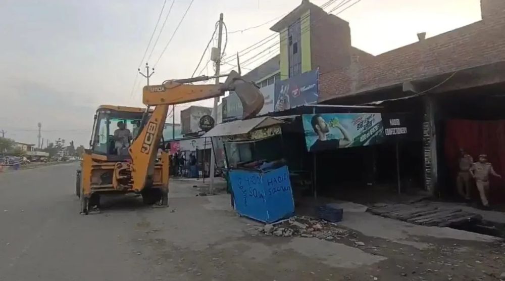 UP: Muslim Biryani Shop Near Kanwar Yatra Route Razed, Owner Held After Bajrang Dal Complaint