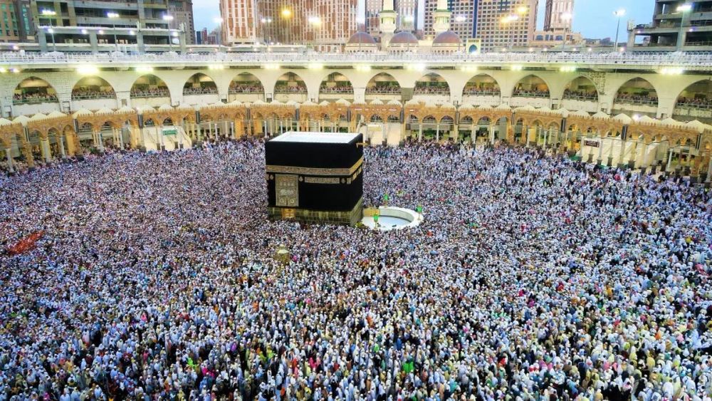 Saudi Arabia Activates Mecca Warning System Amid Houthi Threat