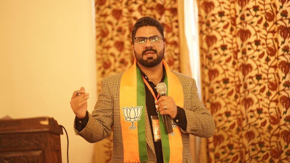 BJP's Sajid Yousuf Shah Alleges Discrimination at Maharashtra Hotel Over Kashmiri Identity