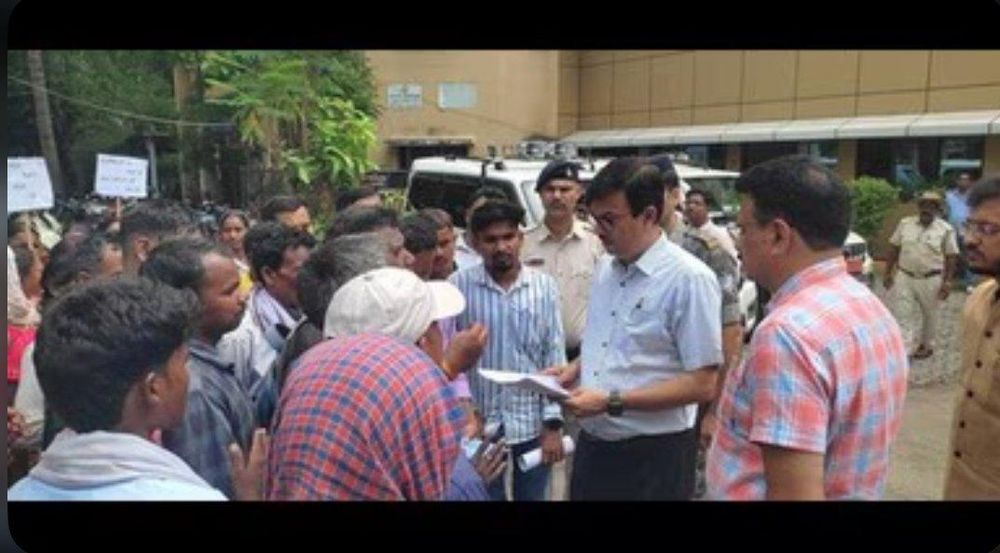 Patmada/Jamshedpur: Villagers Protest Against Stone Mine Construction