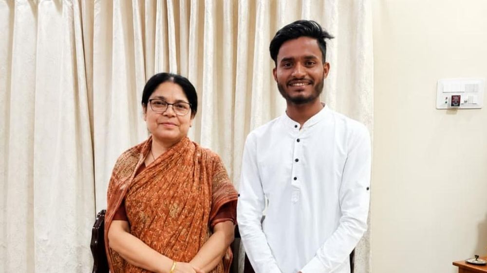 Education Activist Raises Concern Over Staff Shortage at Dulmi School with MLA Sabita Mahato