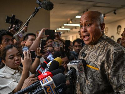 Gunfire Erupts at Philippine Senate as Senator Dela Rosa Faces Arrest