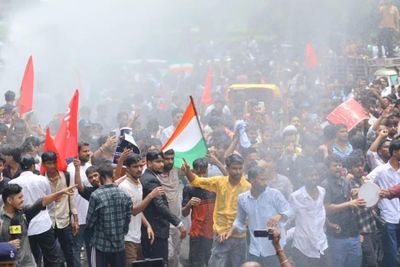 Bihar Police Clashes with AISA Protesters Marching to Lok Bhavan