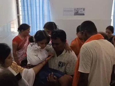 Jharkhand: Pickup Van Carrying Children Overturns in Latehar, Dozens Injured