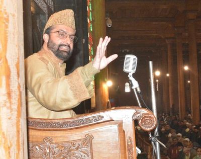 Mirwaiz Umar Farooq Calls for Renewed India-Pakistan Dialogue to Achieve Lasting Peace in Kashmir