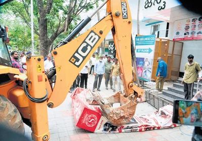 500+ urge Karnataka to halt Bengaluru street vendor evictions, implement vendor rights