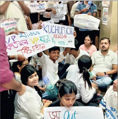Kolkata: ABVP-Linked Students Purify Muslim Law College Vice Principal's Room