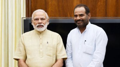 BJP Leader Ramesh Bidhuri Claims Puncture Repairers and Locksmiths Outnumbered Students at NEET Protest