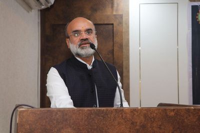 Singhbhum Chamber Urges Calm: No Need to Panic About Petrol, Diesel Availability