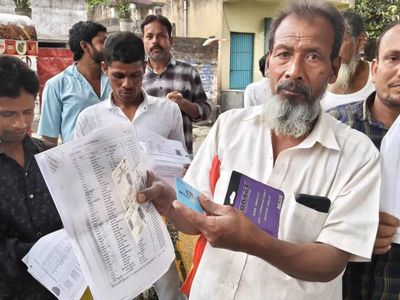 ECI Challenges 76,000 Judge-Cleared Voters in Bengal's Border Seats, Mostly Muslim