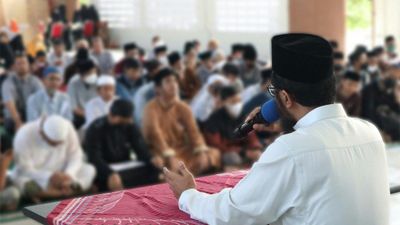 Why Ulema Are Losing Young Muslims: A Critical Analysis