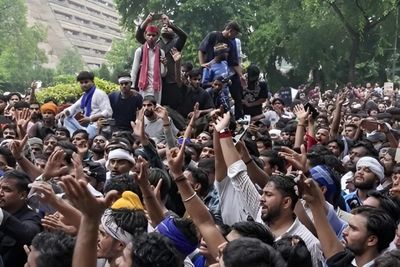 Thousands Protest at Jantar Mantar as Police Block CJP's 'Sansad Chalo' March to Parliament