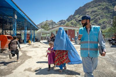 UN Committee Condemns Afghanistan's Child Marriage Decree, Calls Silence Consent