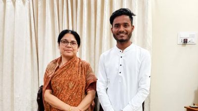 Education Activist Raises Concern Over Staff Shortage at Dulmi School with MLA Sabita Mahato